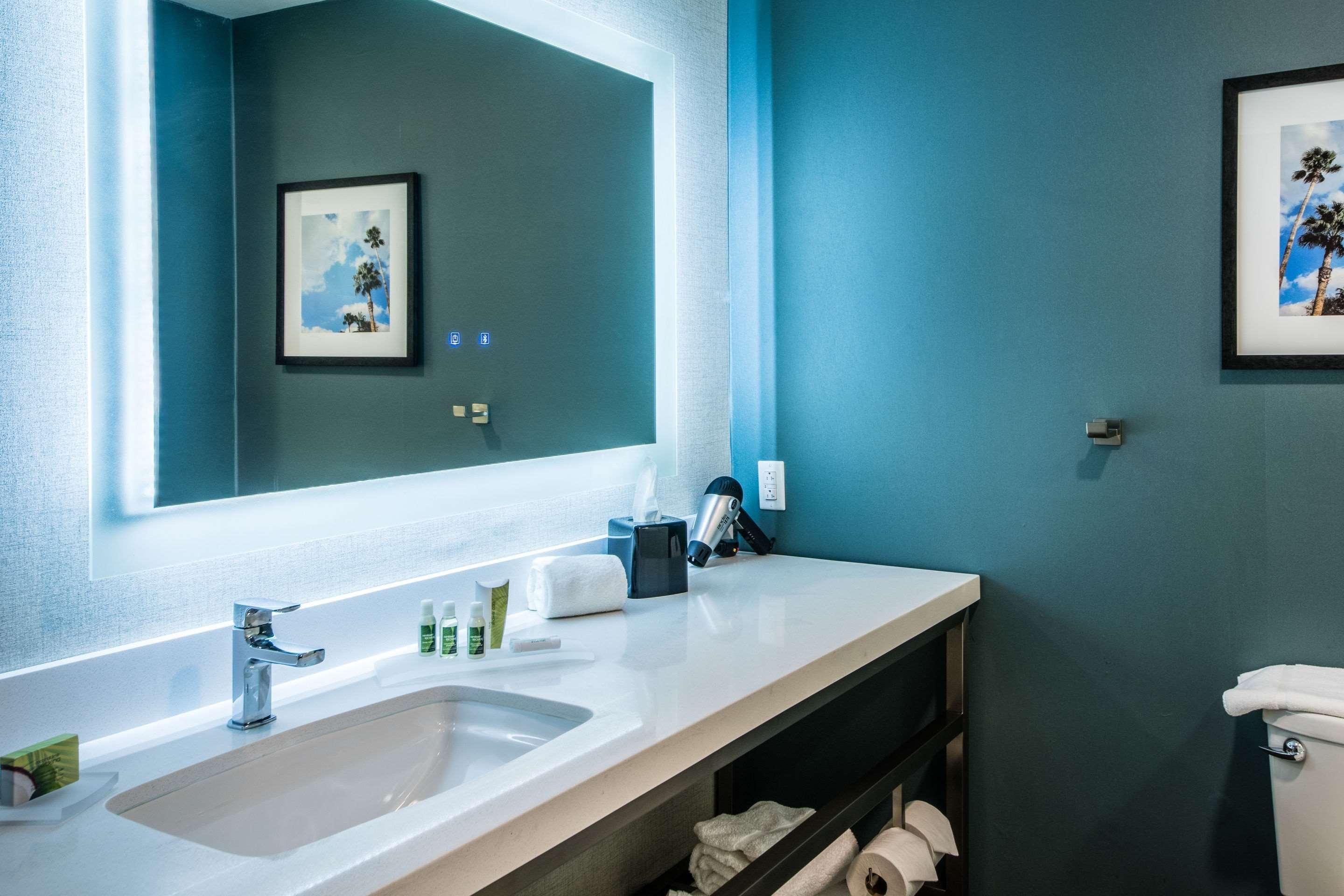 Cambria Hotel Mcallen Convention Center Экстерьер фото