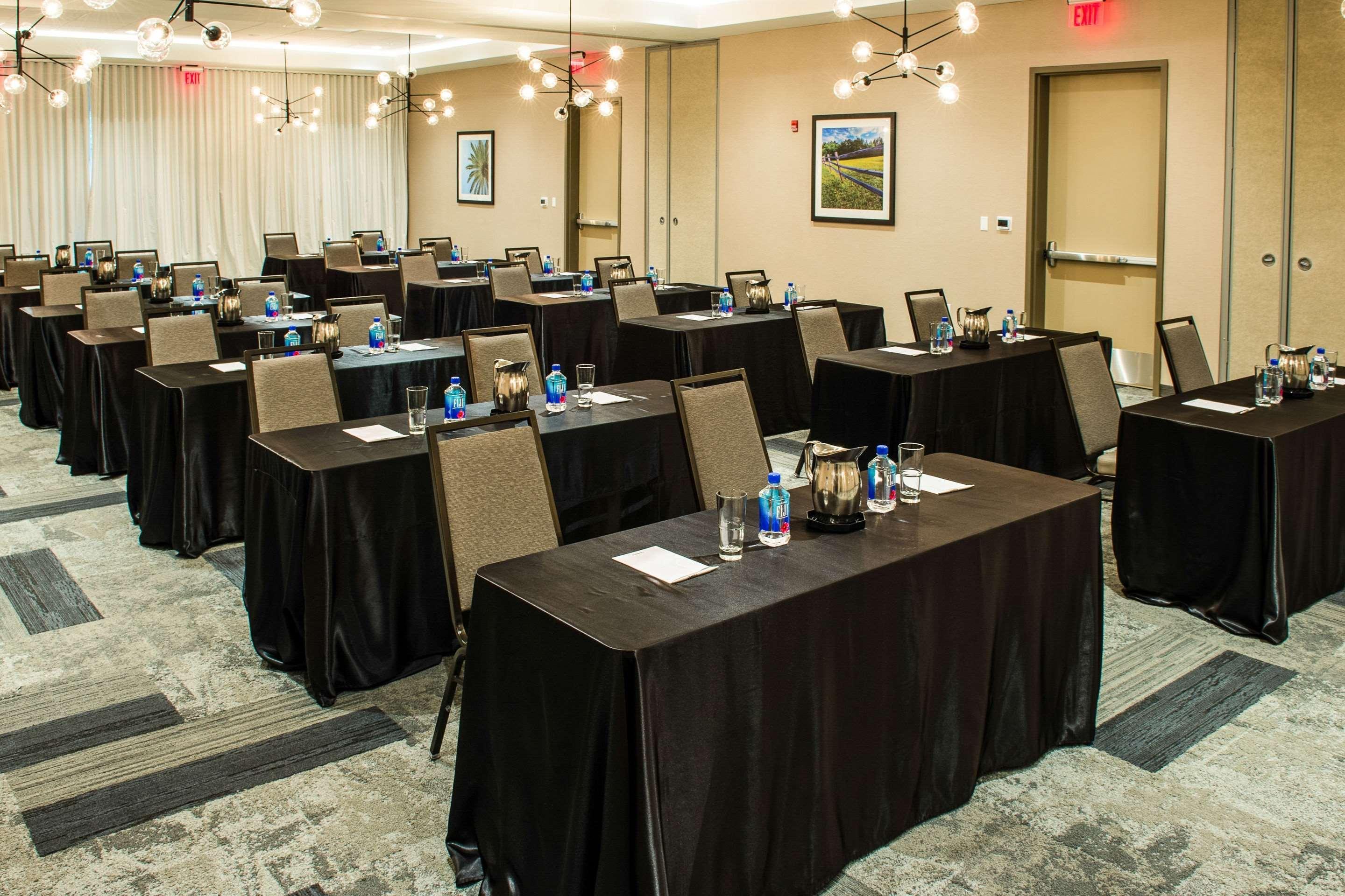 Cambria Hotel Mcallen Convention Center Экстерьер фото